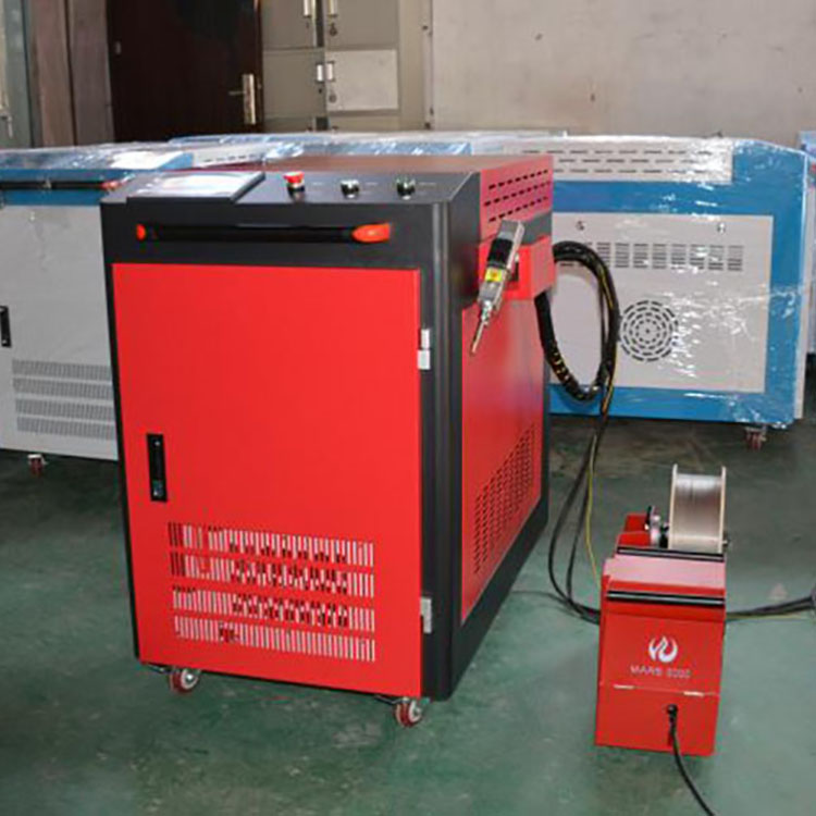 Metal Stainless Steel 1500w 2000w Portable Fiber Laser Welding Machine